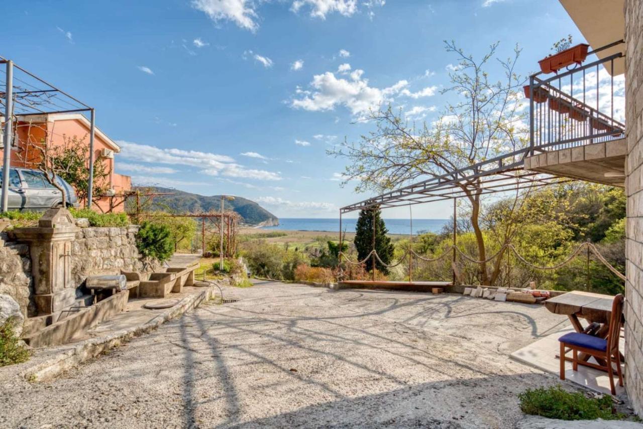 Savovic_Lux Apartment Petrovac Bagian luar foto